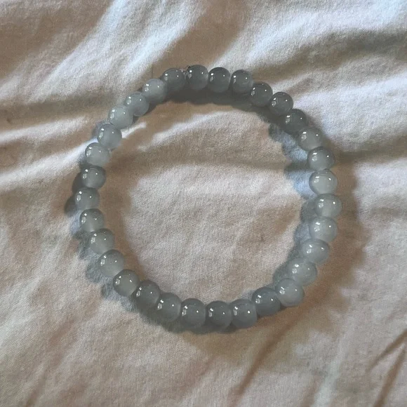 Handmade Elegant Silver Gray Beaded Bracelet, Size 7” - Picture 1 of 3